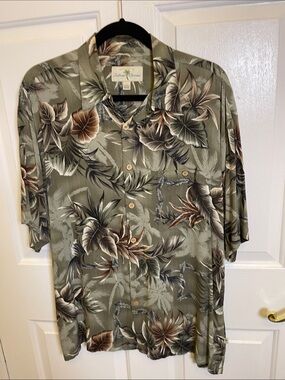 ISLAND SHORES  Authentic Men's Olive Tropical Print Camp Shirt